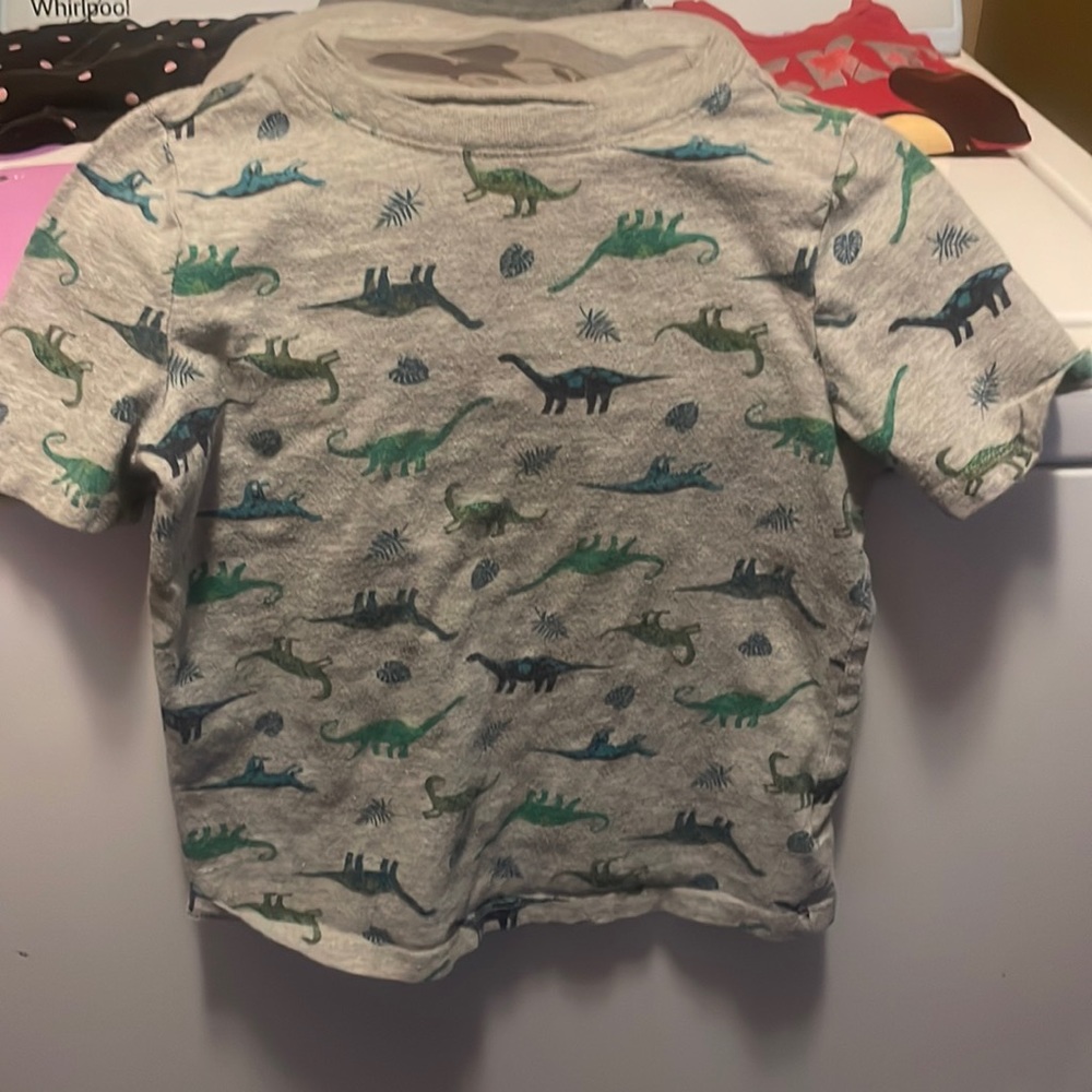 Shirt size 5t
